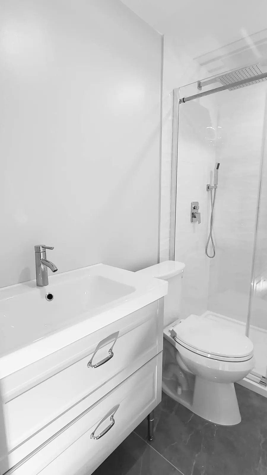 Master bathroom with walk-in shower, photo 18